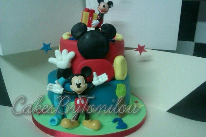 Disney playhouse cake