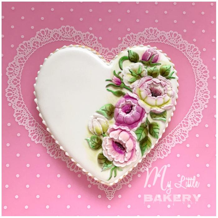 Floral heart cookie