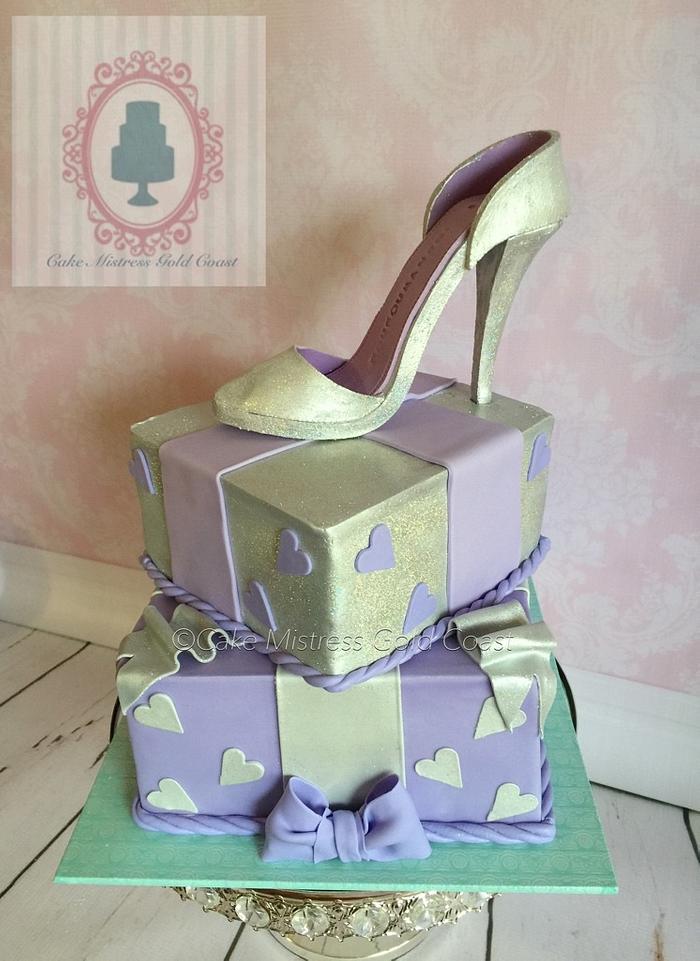 Sparkly silver sugar heel cake 