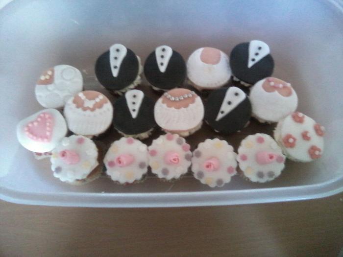 Bride and Groom mini cupcakes