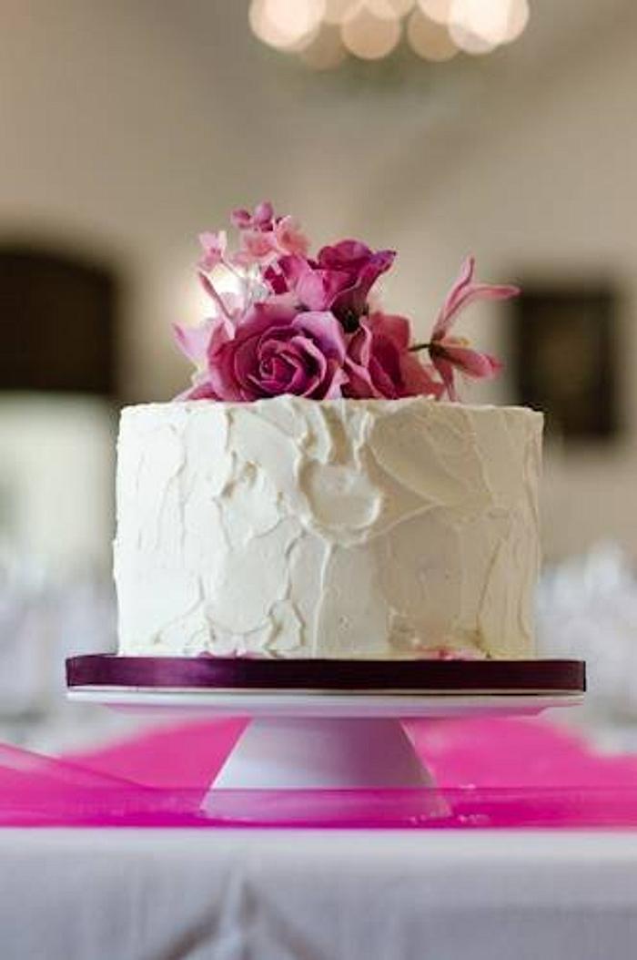 Small Wedding Cake with sugar flowers