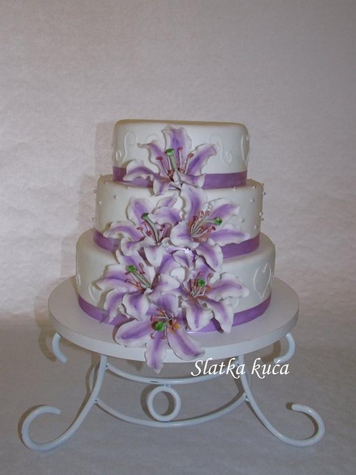 Lily wedding cake