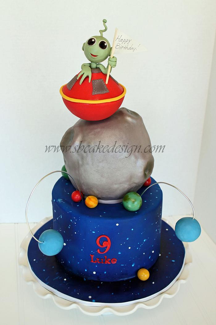 Alien Birthday Cake