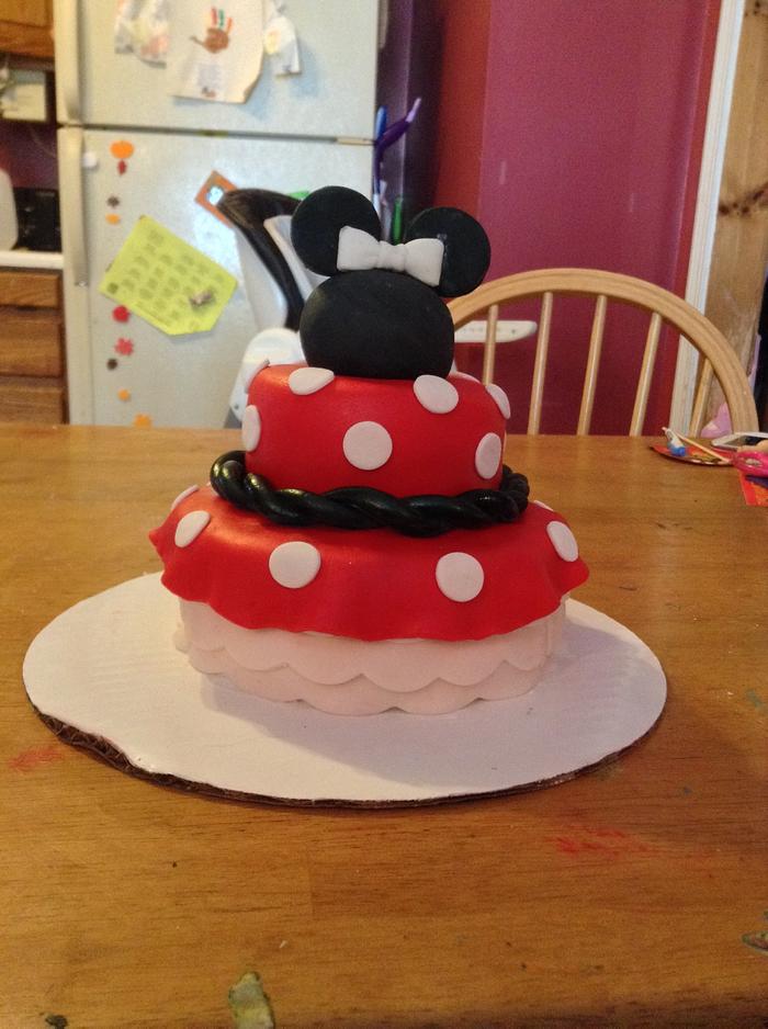 Minnie Mouse mini cake