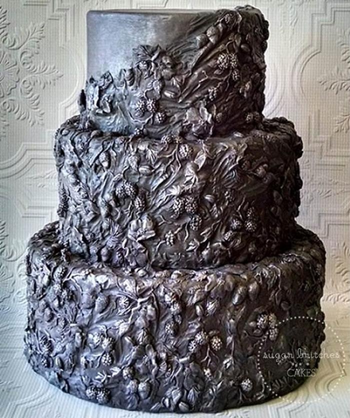 Elegant Black/Silver Bas-Relief Wedding Cake