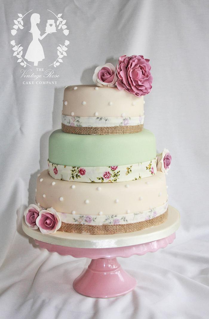 Floral Vintage styled Wedding Cake