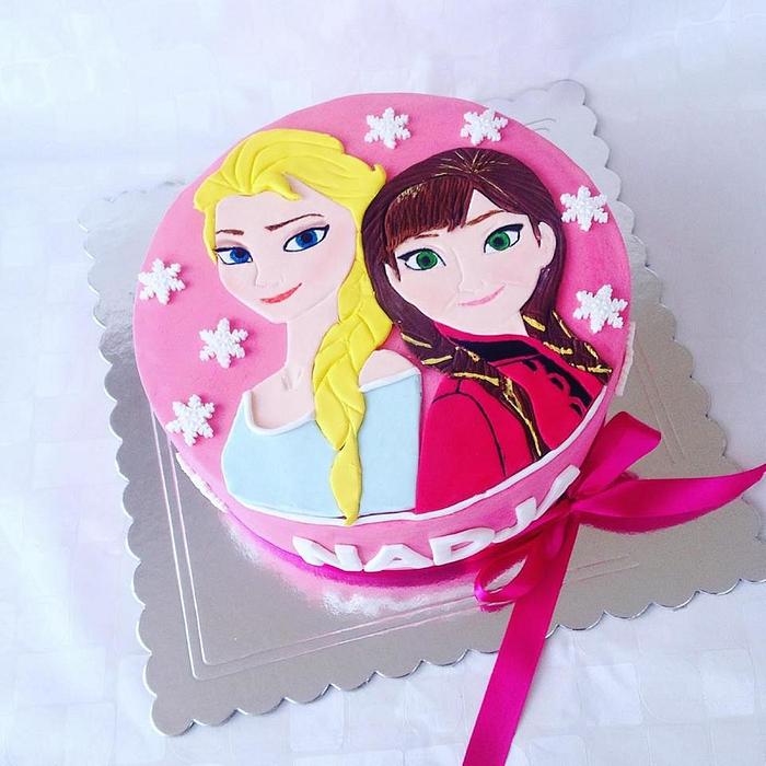 Elsa and Anna frozen cake