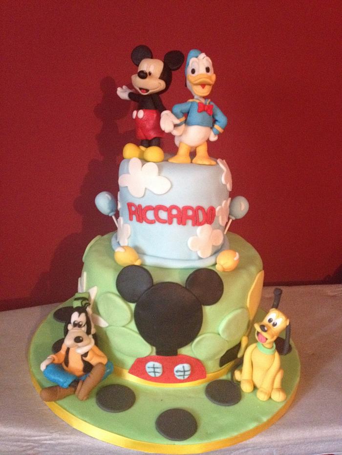 Mickey mouse hause cake