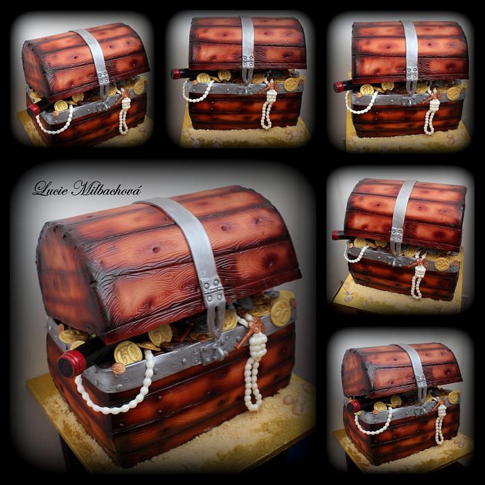 Pirate chest - cake