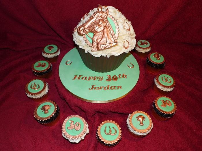 Horse Giant Cupcake with Matching Cupcakes