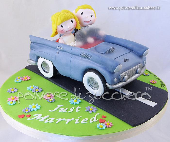 cake topper: bride and groom vintage car