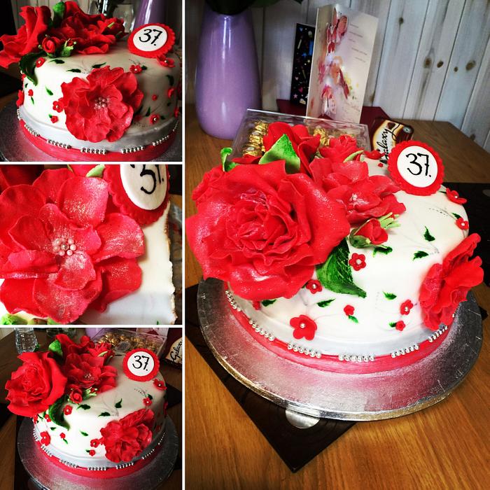 Red flowers Cake
