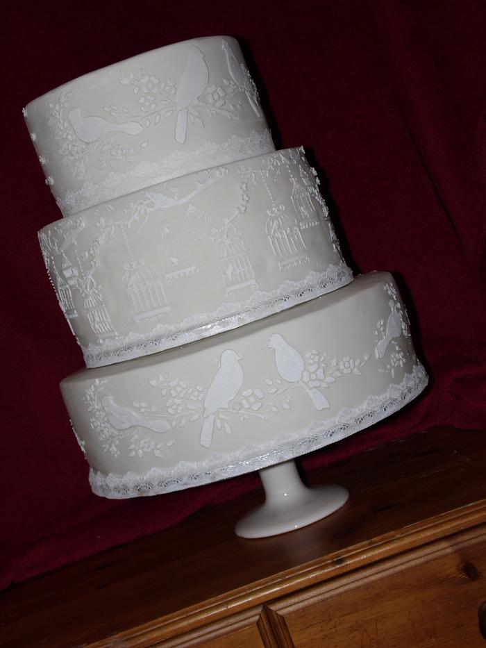 Birds and birdcages wedding cake