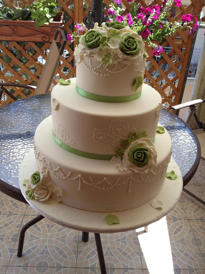 Green wedding cake 