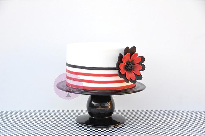 Flower & strips cake