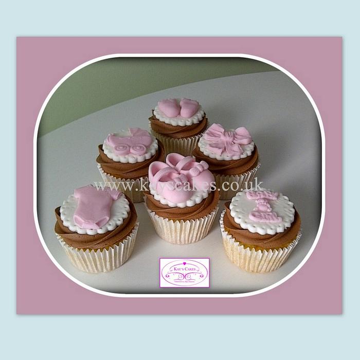 Cupcakes for newborn twins 
