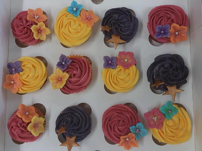 Bright flower cupcakes 