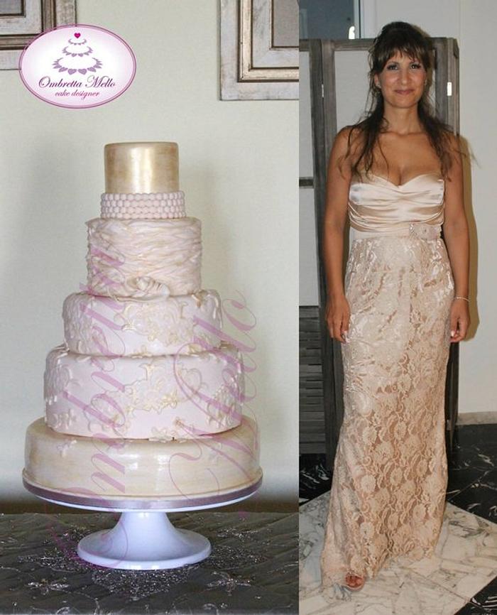 Wedding cake ivori and gold