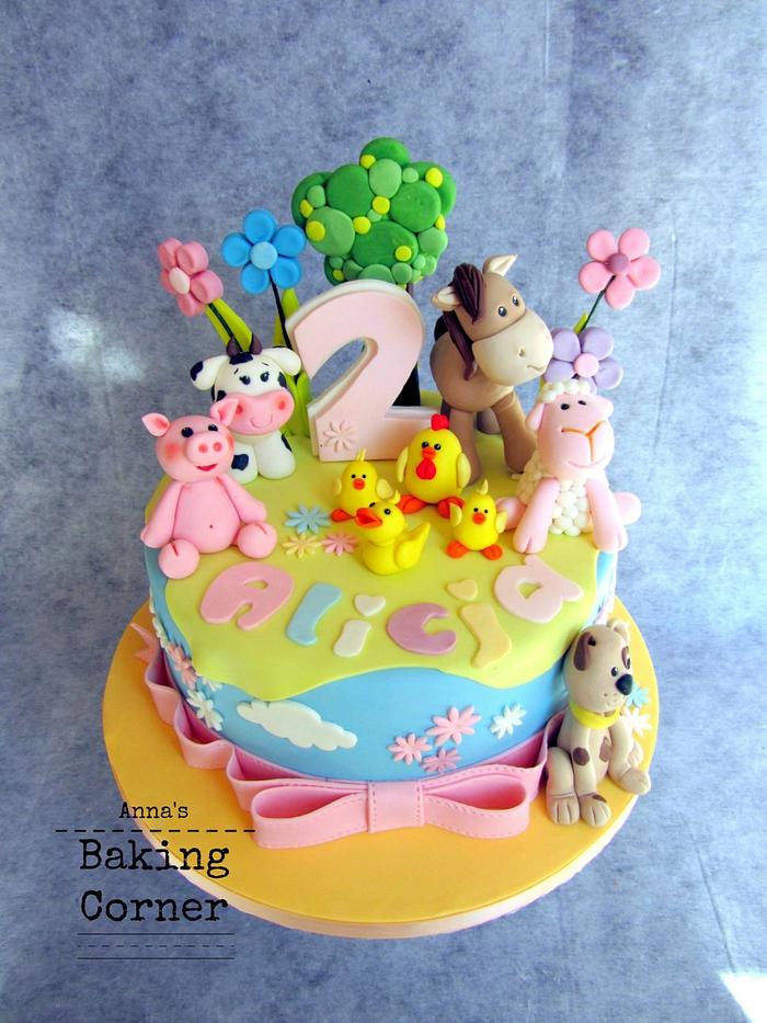 Farm animals cake