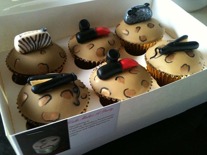 Leopard print cupcakes