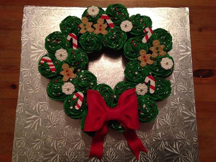Christmas Cake Wreath