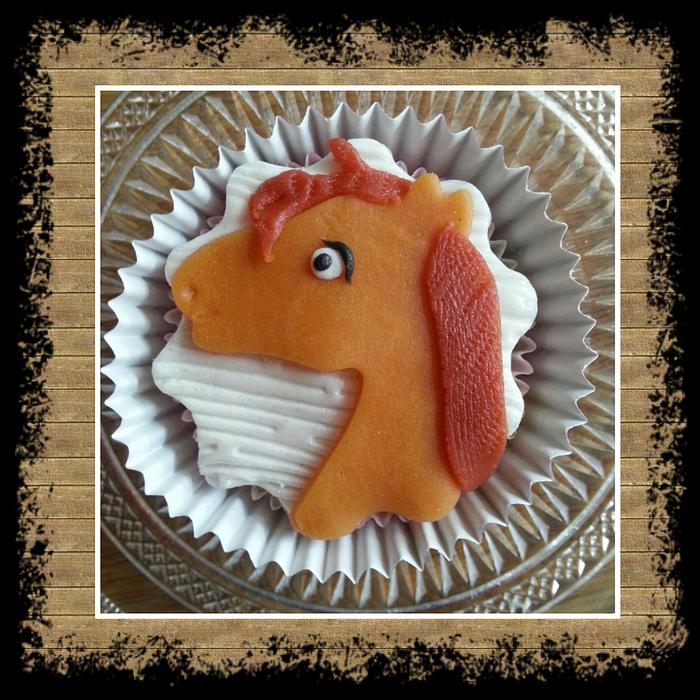 horse cupcake
