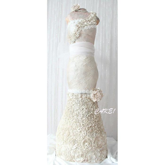 4 Foot Tall Wedding Dress Cake 
