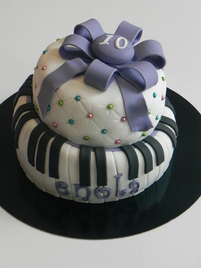 cake piano