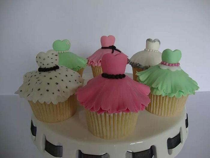 Vintage dress cupcakes