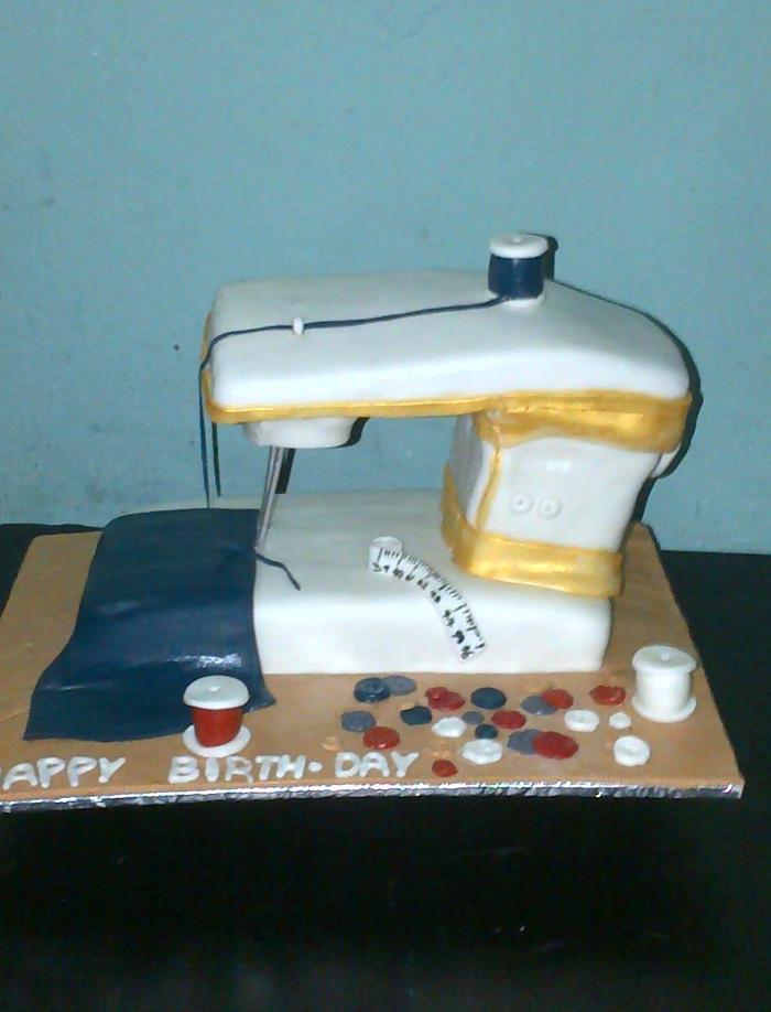 my first sewing machine cake