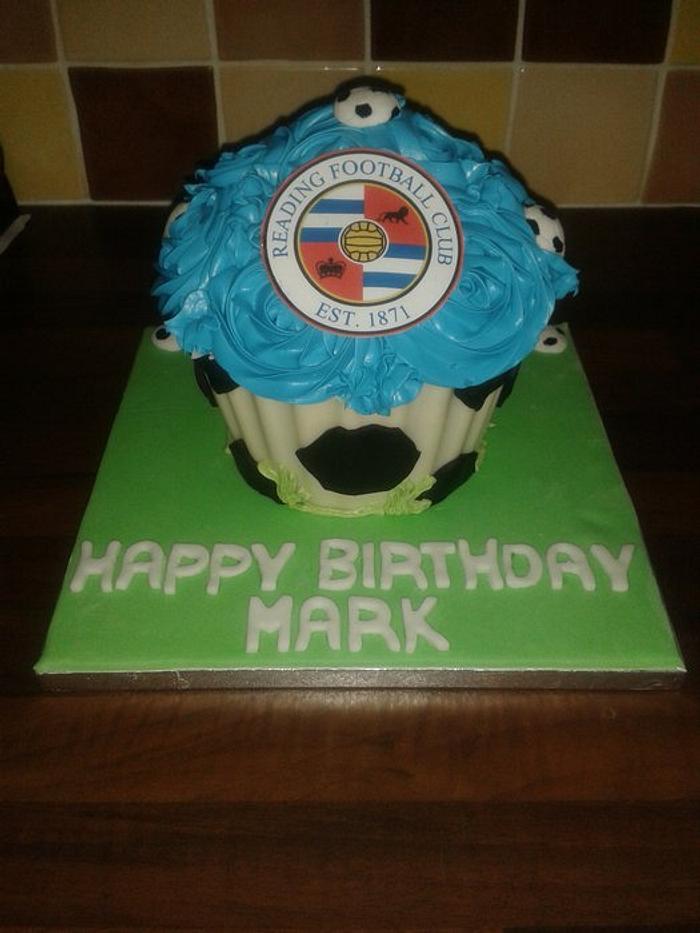 Reading FC giant cupcake