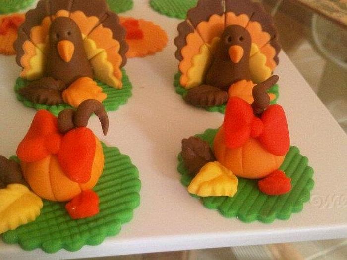 Thanksgiving cupcake toppers