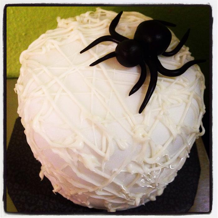 Mini spider web cake