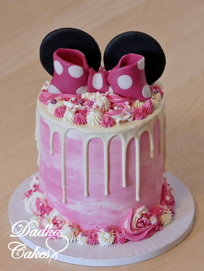 Minnie mouse buttercream cake