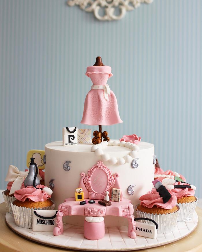 Fashion/makeup Cake and cupcake
