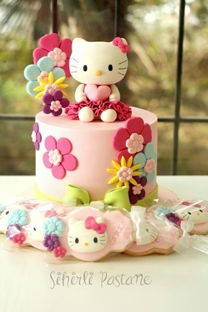 Hello Kitty Cake and Cookies