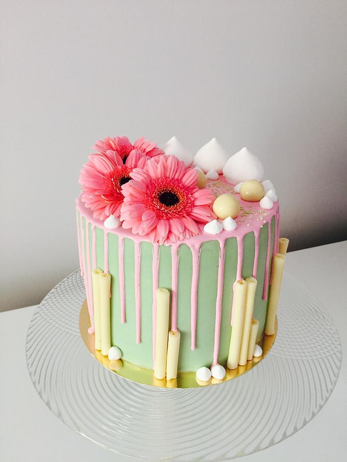 Mint&pink buttercream cake
