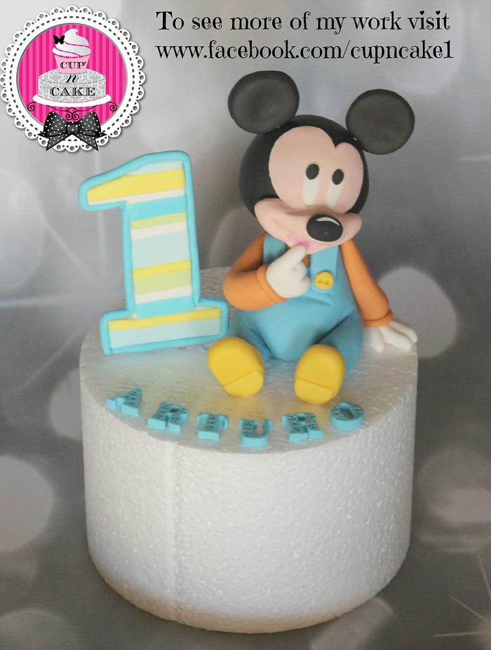 Baby Mickey fondant cake topper