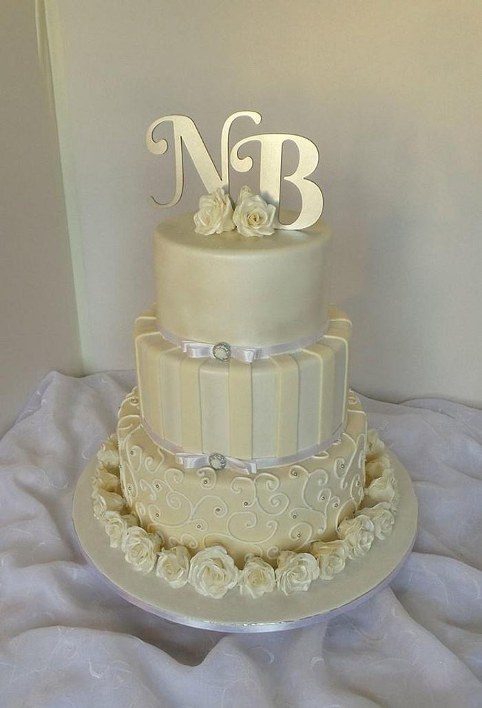 Shades of beige wedding cake