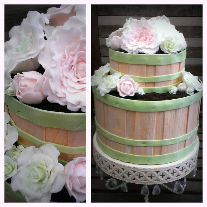 barrel of roses cake