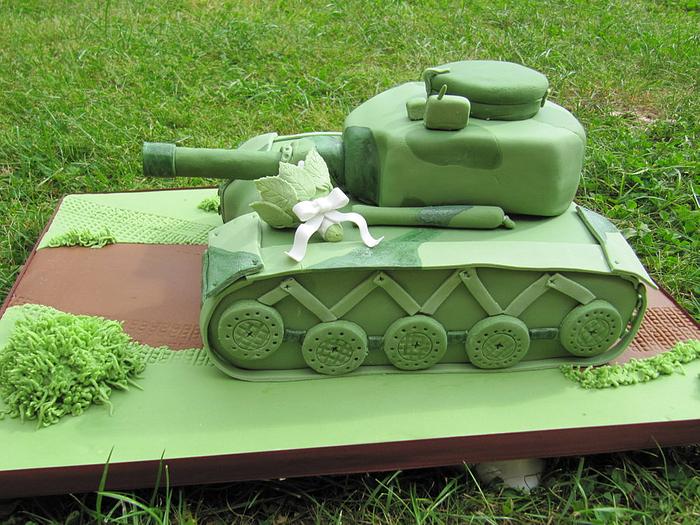 An Army Tank Wedding/Groom's Cake