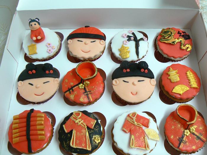 Chinees new year cupcakes.