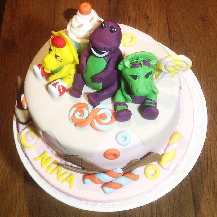 Barney and his friends cake