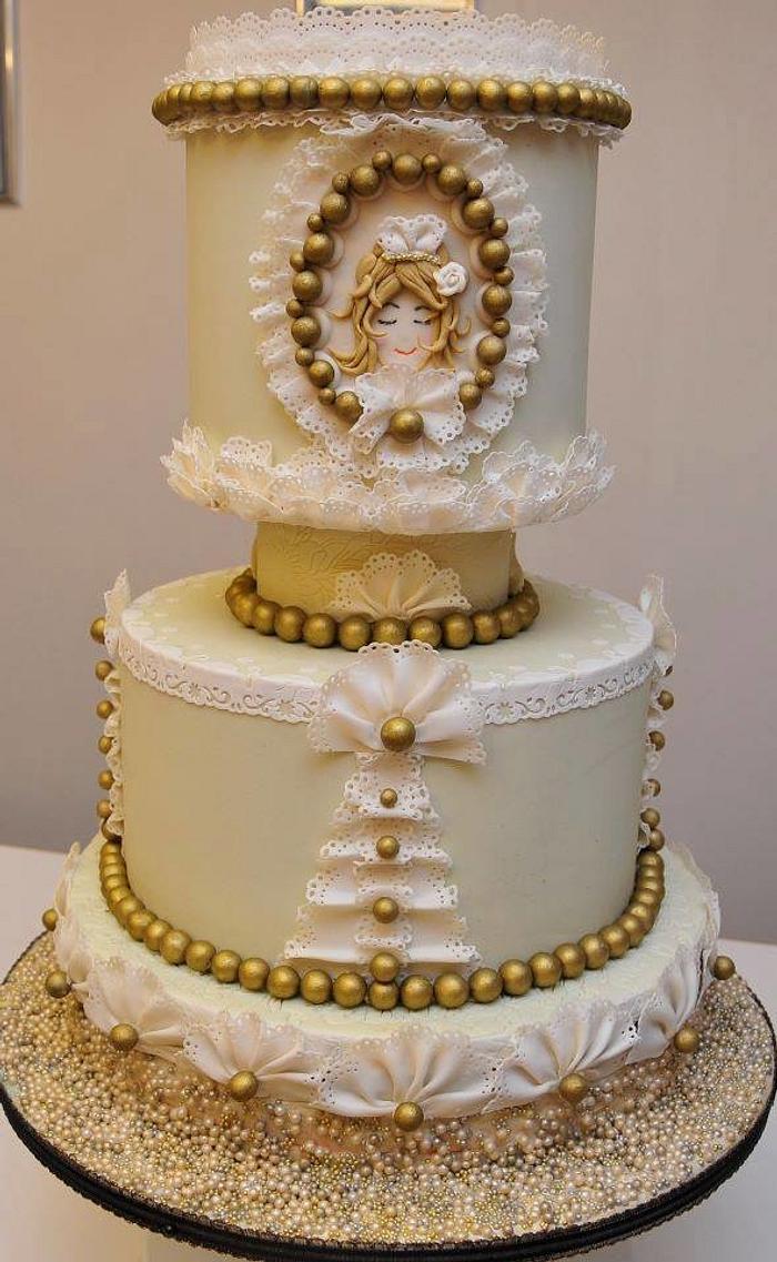 Antique looking wedding cake 