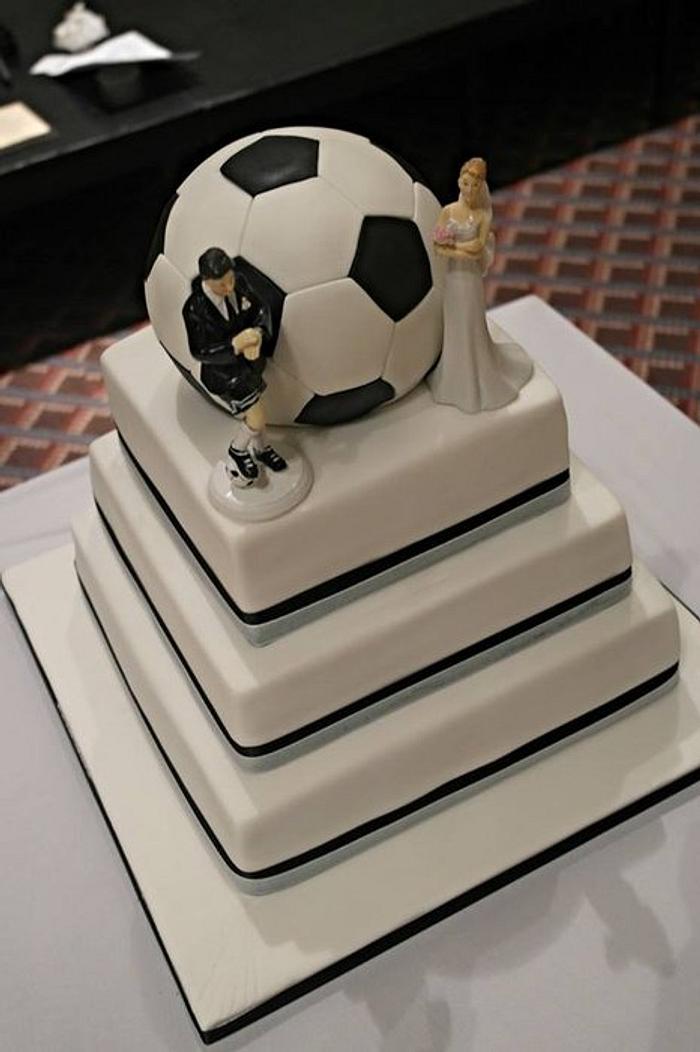 Football themed wedding cake (football is cake too :))