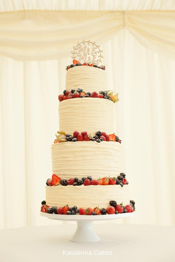 Buttercreamed tower with fruit