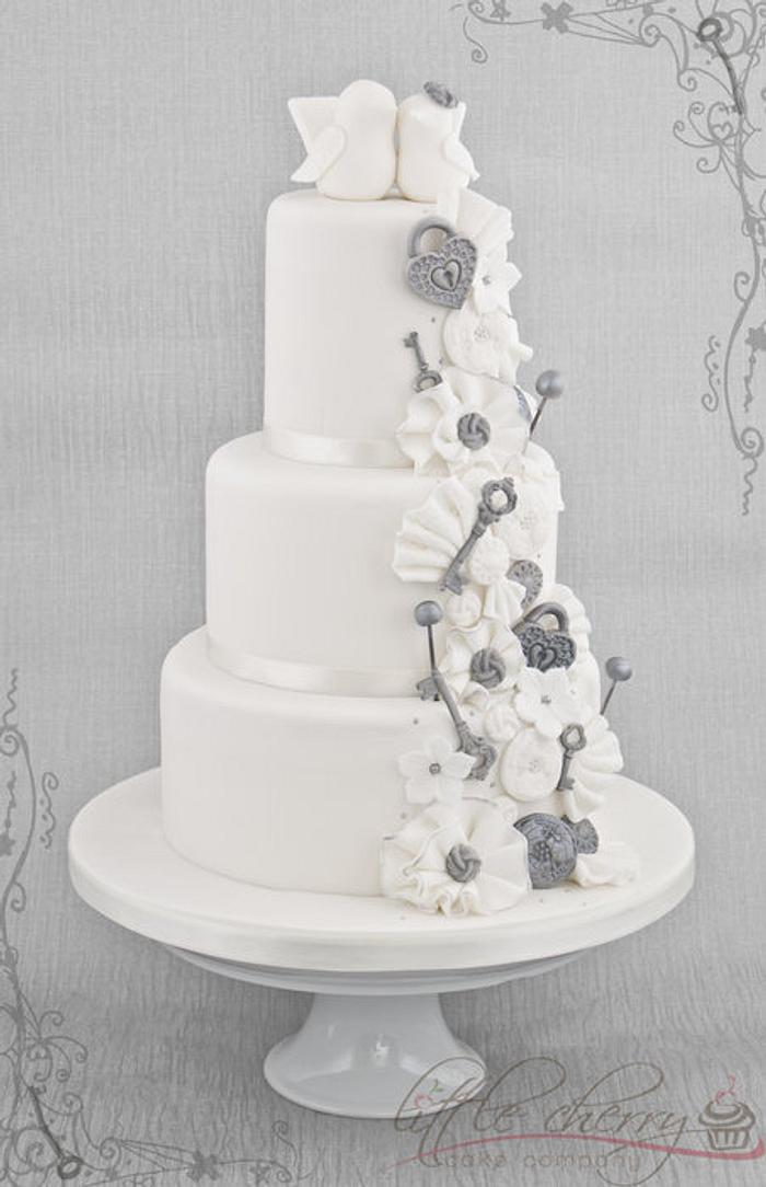 Love Bird Wedding Cake