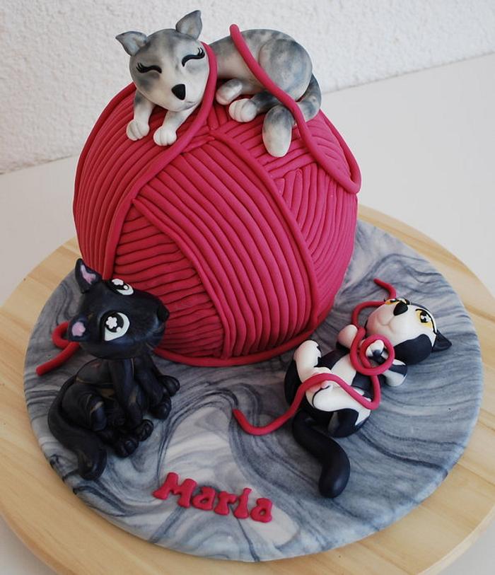 Wool clew Cake with Cats