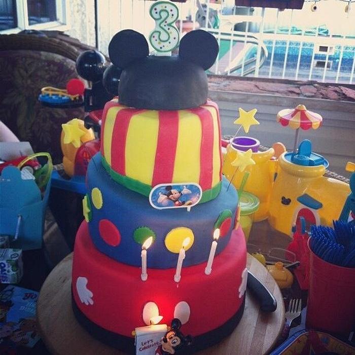 Mickey Mouse cake