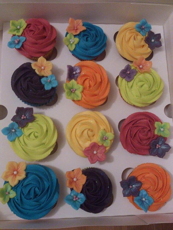 Bright flower cupcakes
